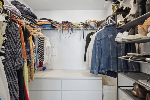 Copropriété à louer à Miami, Floride: 2 chambres, 76.09 m2 № 1987339 - photo 9