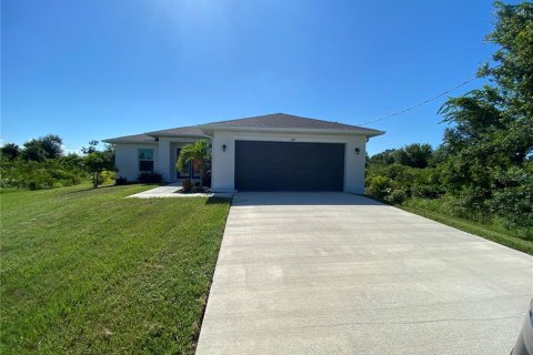 Villa ou maison à louer à Rotonda, Floride: 4 chambres, 144.37 m2 № 1884265 - photo 2