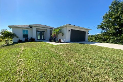 Villa ou maison à louer à Rotonda, Floride: 4 chambres, 144.37 m2 № 1884265 - photo 1
