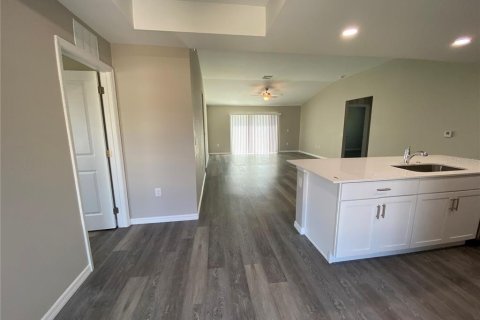 Villa ou maison à louer à Rotonda, Floride: 4 chambres, 144.37 m2 № 1884265 - photo 6