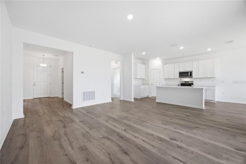 Casa en venta en Okahumpka, Florida, 4 dormitorios, 163.32 m2 № 2236372 - foto 9