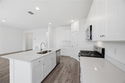 Casa en venta en Okahumpka, Florida, 4 dormitorios, 163.32 m2 № 2236372 - foto 12