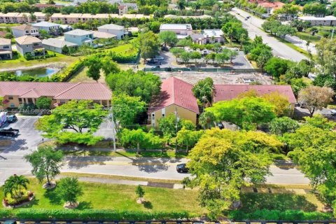 Townhouse in Coral Springs, Florida 2 bedrooms, 91.79 sq.m. № 2082944 - photo 18