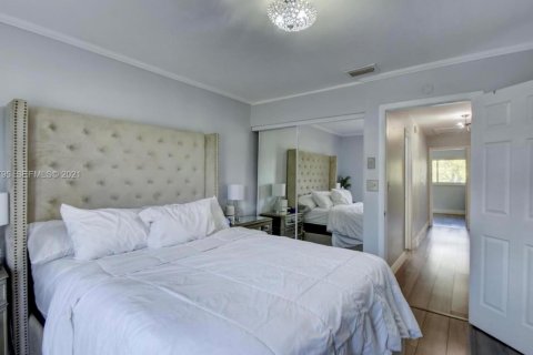 Townhouse in Coral Springs, Florida 2 bedrooms, 91.79 sq.m. № 2082944 - photo 15