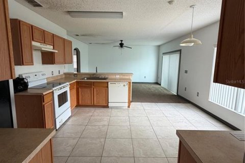 Villa ou maison à louer à Kissimmee, Floride: 4 chambres, 196.3 m2 № 2101107 - photo 4