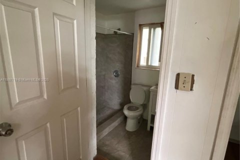 Immobilier commercial à vendre à Miami, Floride: 155.8 m2 № 1946652 - photo 4