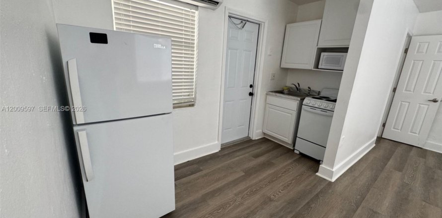 Studio à Miami, Floride № 2171004