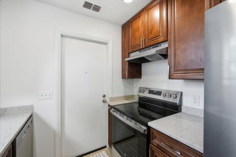 Touwnhouse à vendre à Tampa, Floride: 2 chambres, 110.74 m2 № 2419838 - photo 10