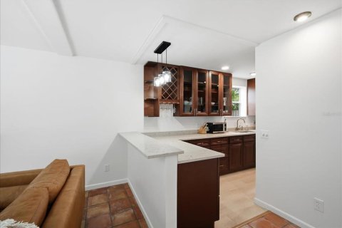 Touwnhouse à vendre à Tampa, Floride: 2 chambres, 110.74 m2 № 2419838 - photo 11