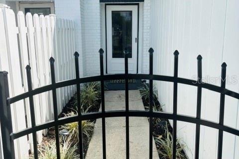 Touwnhouse à vendre à Tampa, Floride: 2 chambres, 110.74 m2 № 2419838 - photo 2