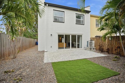 Touwnhouse à vendre à Tampa, Floride: 2 chambres, 110.74 m2 № 2419838 - photo 18