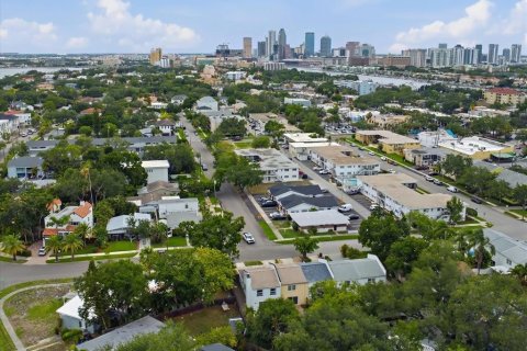 Touwnhouse à vendre à Tampa, Floride: 2 chambres, 110.74 m2 № 2419838 - photo 21