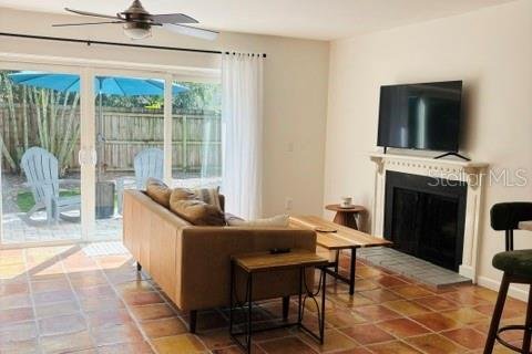 Touwnhouse à vendre à Tampa, Floride: 2 chambres, 110.74 m2 № 2419838 - photo 3