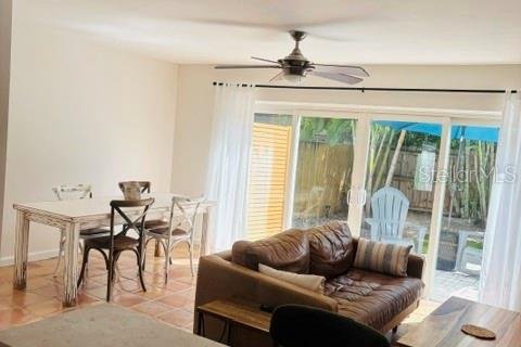 Touwnhouse à vendre à Tampa, Floride: 2 chambres, 110.74 m2 № 2419838 - photo 4