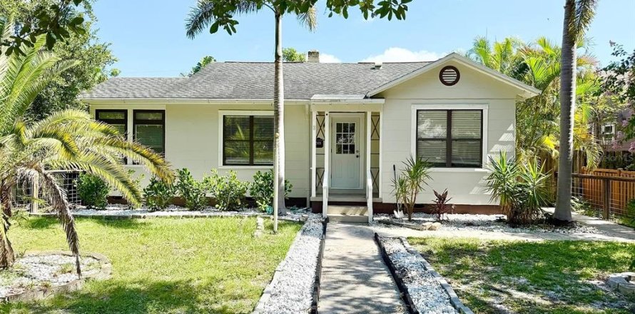 Villa ou maison à Saint Petersburg, Floride 3 chambres, 110.27 m2 № 2424159