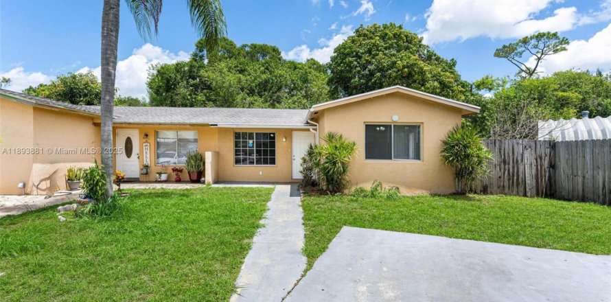 House in Boca Raton, Florida 3 bedrooms, 102.75 sq.m. № 1945951