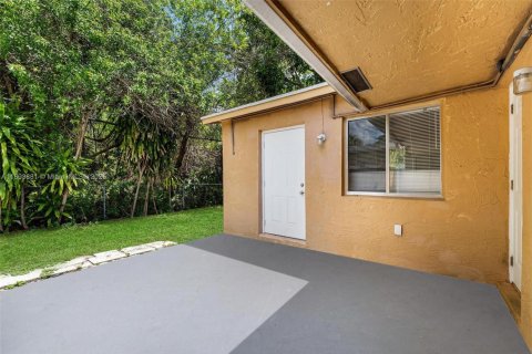 House in Boca Raton, Florida 3 bedrooms, 102.75 sq.m. № 1945951 - photo 22