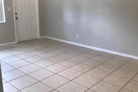 Copropriété à louer à Coral Springs, Floride: 2 chambres, 73.39 m2 № 1967215 - photo 4