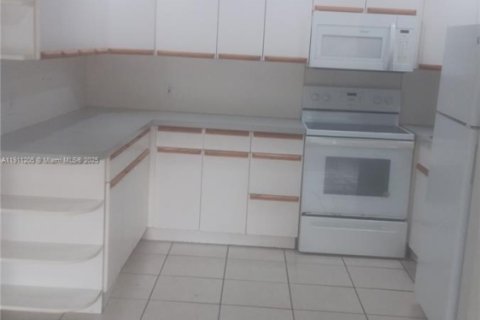 Copropriété à louer à Coral Springs, Floride: 2 chambres, 73.39 m2 № 1967215 - photo 5