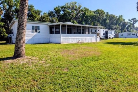 Apartment in Astor, Florida 3 bedrooms, 160.54 sq.m. № 2394375