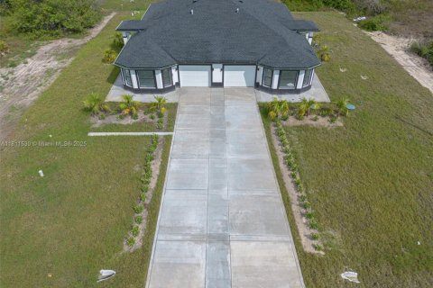 Commercial property in Lehigh Acres, Florida № 1768584 - photo 7