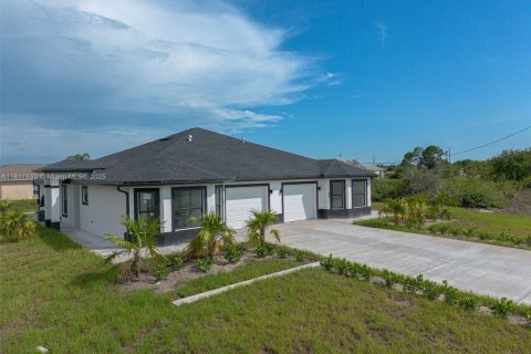 Commercial property in Lehigh Acres, Florida № 1768584 - photo 10