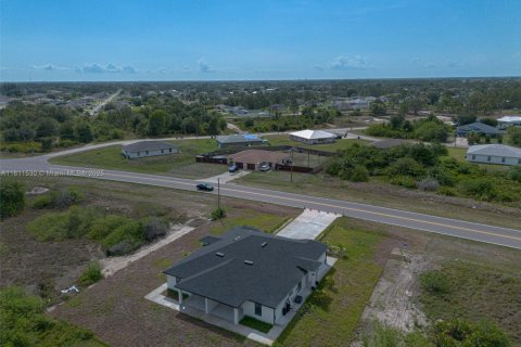 Commercial property in Lehigh Acres, Florida № 1768584 - photo 11