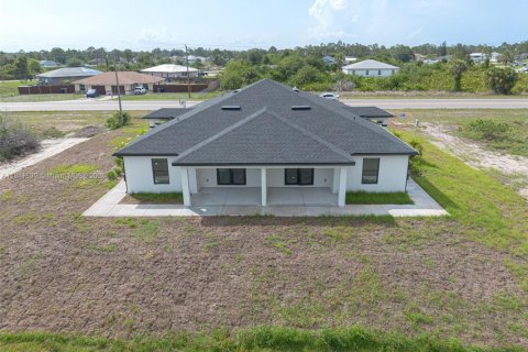 Commercial property in Lehigh Acres, Florida № 1768584 - photo 13