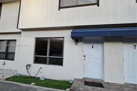 Condo in Miami, Florida, 2 bedrooms  № 1786476 - photo 3
