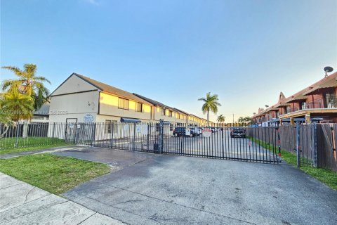 Condo in Miami, Florida, 2 bedrooms  № 1786476 - photo 24