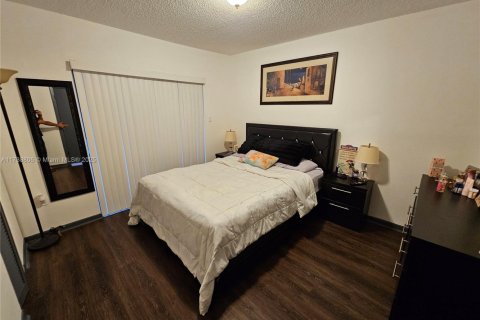 Condo in Miami, Florida, 2 bedrooms  № 1786476 - photo 8