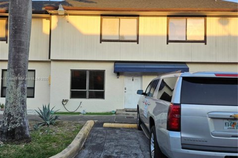 Condo in Miami, Florida, 2 bedrooms  № 1786476 - photo 23