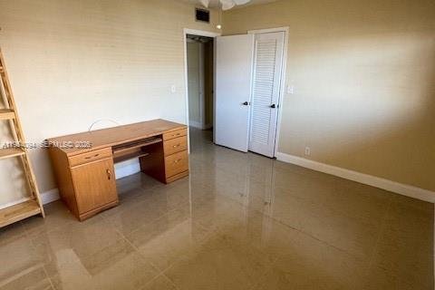 Condominio en alquiler en Hallandale Beach, Florida, 2 dormitorios, 101.45 m2 № 2010024 - foto 6