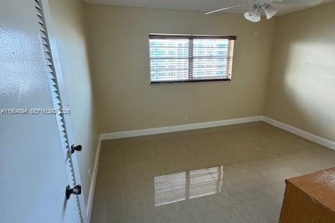 Condominio en alquiler en Hallandale Beach, Florida, 2 dormitorios, 101.45 m2 № 2010024 - foto 5