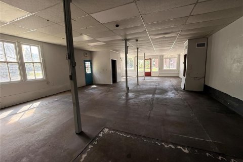 Immobilier commercial à louer à Gainesville, Floride: 120.77 m2 № 2430864 - photo 9