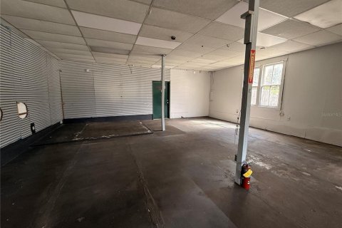Immobilier commercial à louer à Gainesville, Floride: 120.77 m2 № 2430864 - photo 8