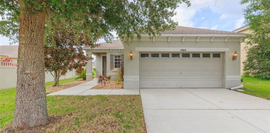Villa ou maison à Land O' Lakes, Floride 3 chambres, 156.26 m2 № 1736594
