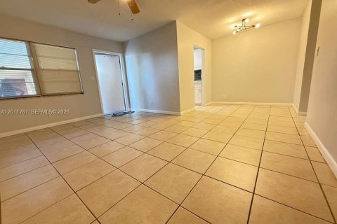 Condo in Lake Worth, Florida, 1 bedroom  № 2075412 - photo 10
