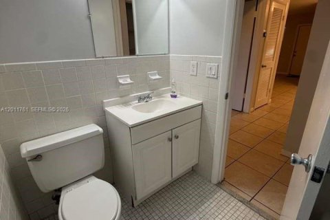 Condo in Lake Worth, Florida, 1 bedroom  № 2075412 - photo 16