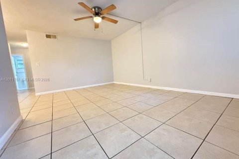 Condo in Lake Worth, Florida, 1 bedroom  № 2075412 - photo 3
