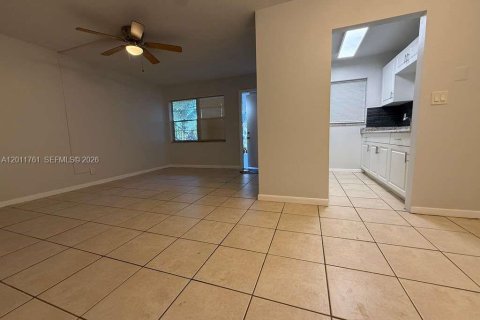 Condo in Lake Worth, Florida, 1 bedroom  № 2075412 - photo 6