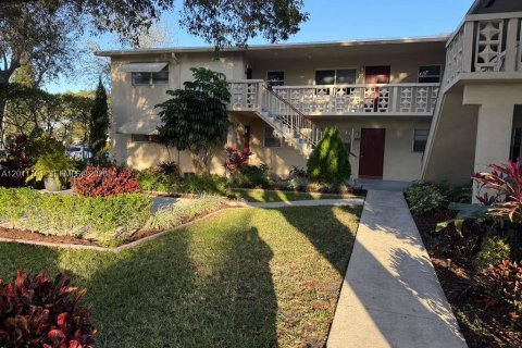 Condo in Lake Worth, Florida, 1 bedroom  № 2075412 - photo 23