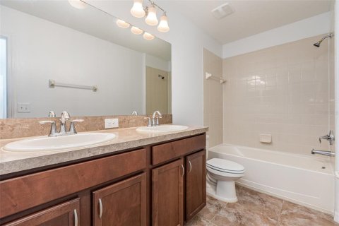 House in Riverview, Florida 3 bedrooms, 209.49 sq.m. № 1618599 - photo 14