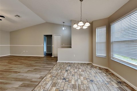 Casa en alquiler en Spring Hill, Florida, 3 dormitorios, 121.52 m2 № 1912848 - foto 5