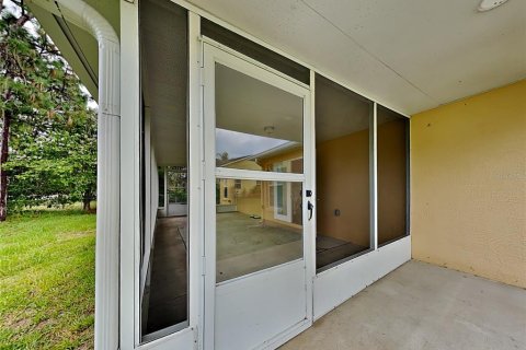 Casa en alquiler en Spring Hill, Florida, 3 dormitorios, 121.52 m2 № 1912848 - foto 15