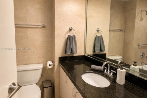 Снять в аренду кондоминиум в Майами, Флорида 2 спальни, 86.4м2, № 2077554 - фото 10