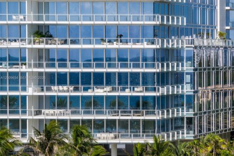 Copropriété à vendre à Surfside, Floride: 4 chambres, 399.94 m2 № 2090867 - photo 10