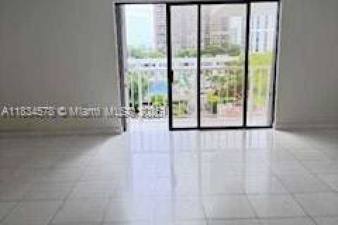 Copropriété à louer à Miami, Floride: 2 chambres, 159.79 m2 № 1818078 - photo 13