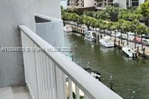 Copropriété à louer à Miami, Floride: 2 chambres, 159.79 m2 № 1818078 - photo 3