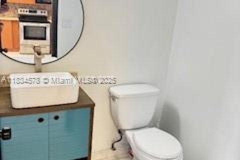 Copropriété à louer à Miami, Floride: 2 chambres, 159.79 m2 № 1818078 - photo 9